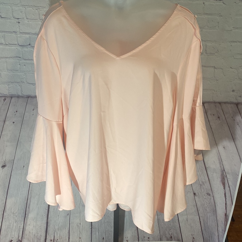 NWT LANE BRYANT PALE PINK BUTTON SLEEVE TIE BACK TOP-SIZE-26/28 - Picture 2 of 12